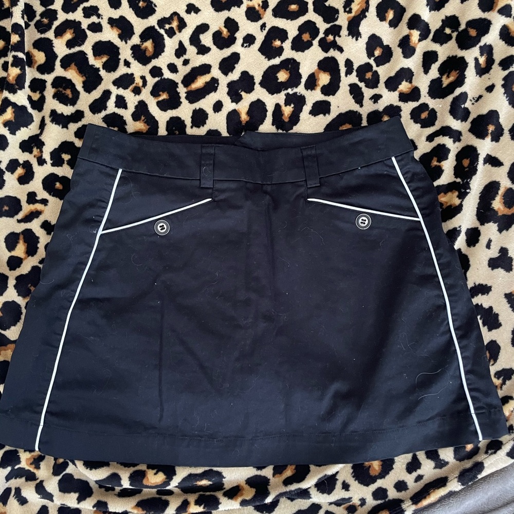 Black & White golfing skirt !